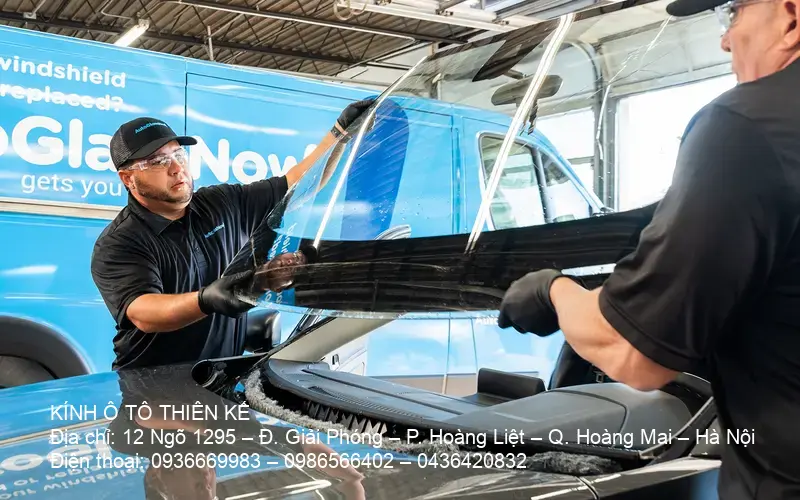 Cảm biến camera ADAS tích hợp trên kính chắn gió ô tô chính hãng