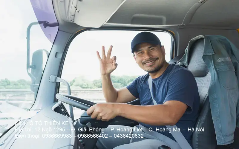 Thay kính xe tải Hà Nội uy tín tại Thiên Kế