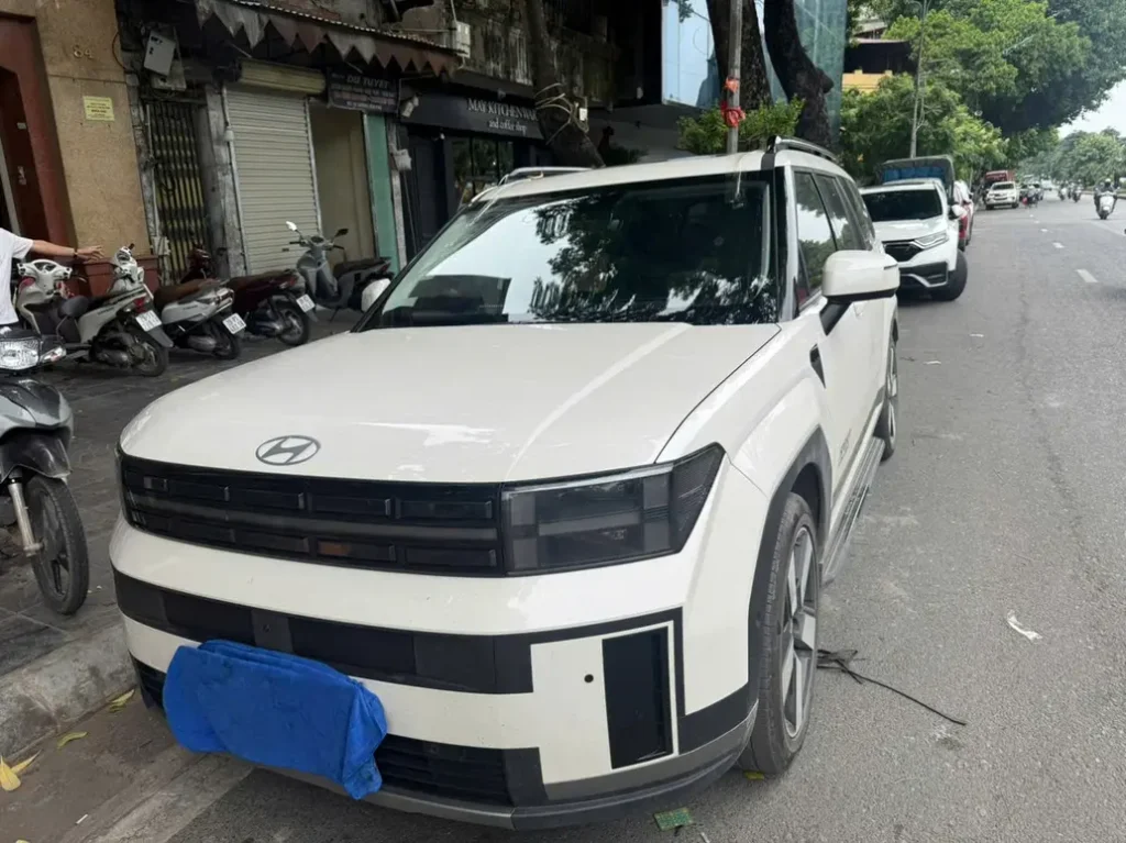 hình ảnh thi công lắp đặt kính tại Kính ô tô Thiên Kế