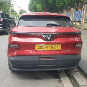 kính xe vinfast VF6