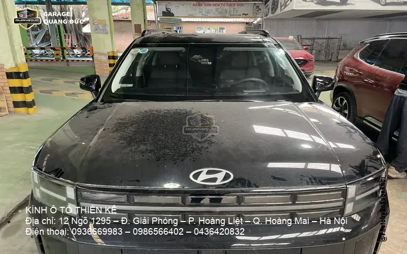 Kính lái xe SantaFe bị nứt, vết nứt nằm trong tầm nhìn và ảnh hưởng cảm biến HUD