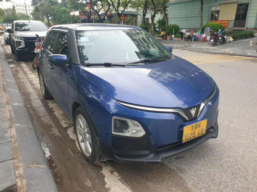hình ảnh thi công lắp đặt kính tại Kính ô tô Thiên Kế