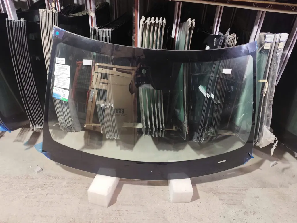 Heat insulation film application for window upgrade by Thien Ke specialists